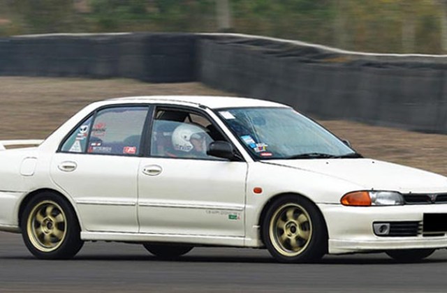 Perawatan Mitsubishi Lancer
