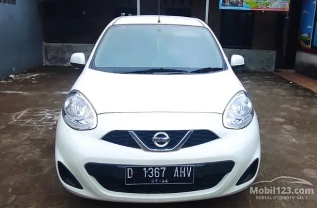 Mobil Bekas Nissan March Tangerang 