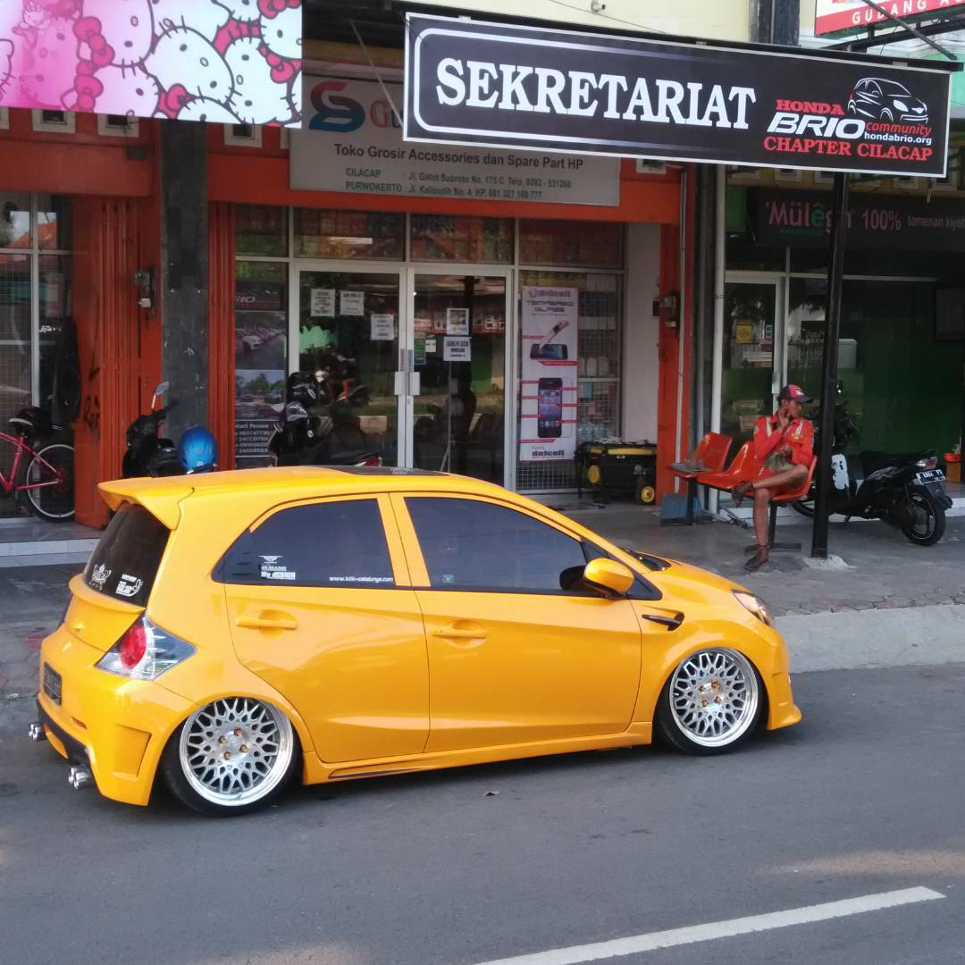 Modif Mobil Warna Kuning
