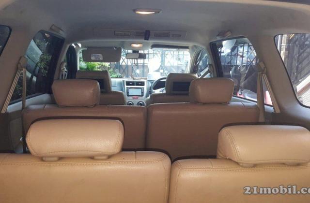 Spesifikasi Daihatsu Xenia R Deluxe 2012 