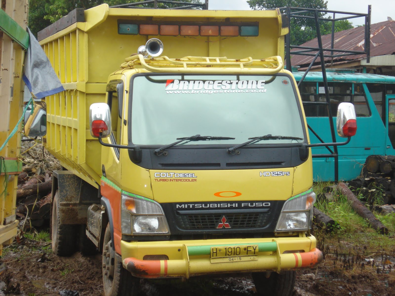 Harga Mitsubishi Canter Lombok
