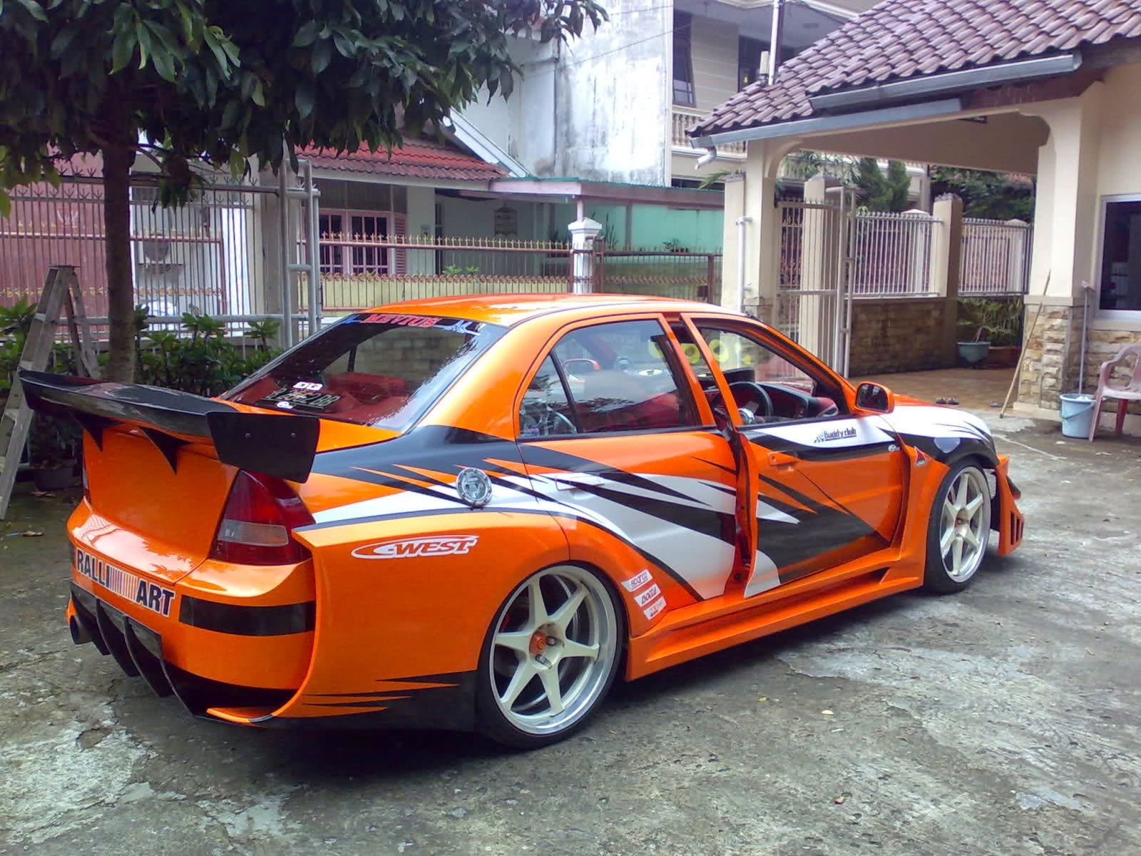 Mitsubishi Lancer Dan Gan Full Modifikasi
