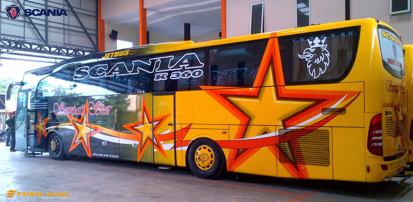 Modifikasi Mobil Bus
