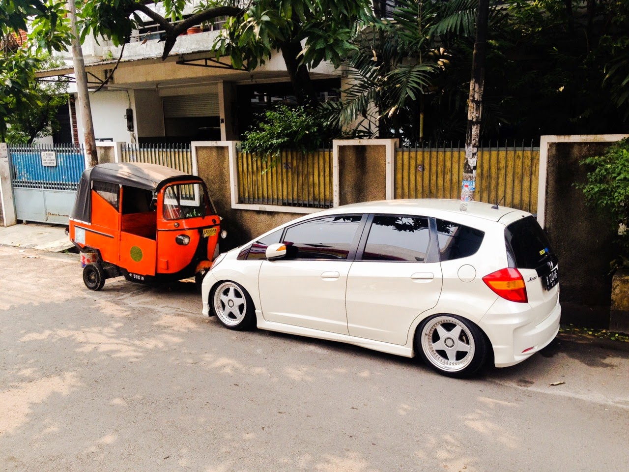 Modifikasi Honda Jazz Chamber 