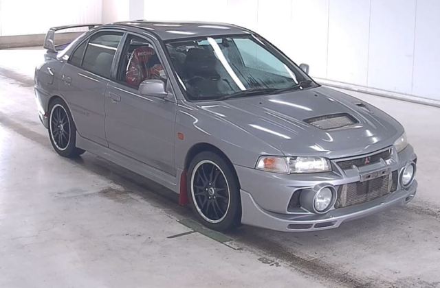 Sedan Mitsubishi Lancer Evo 4
