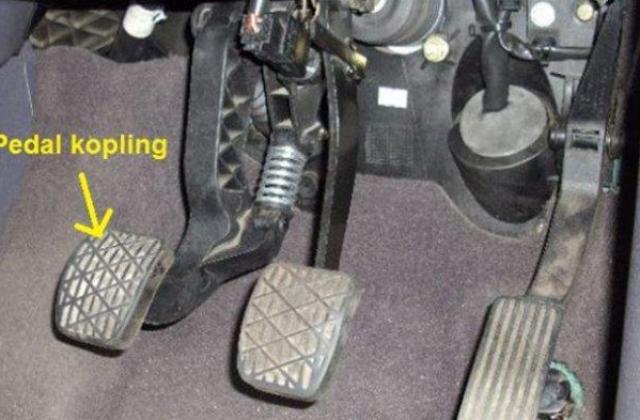Cara Pasang Per Pedal Kopling Hino 130
