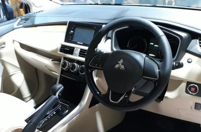 Harga Mitsubishi Xpander Interior
