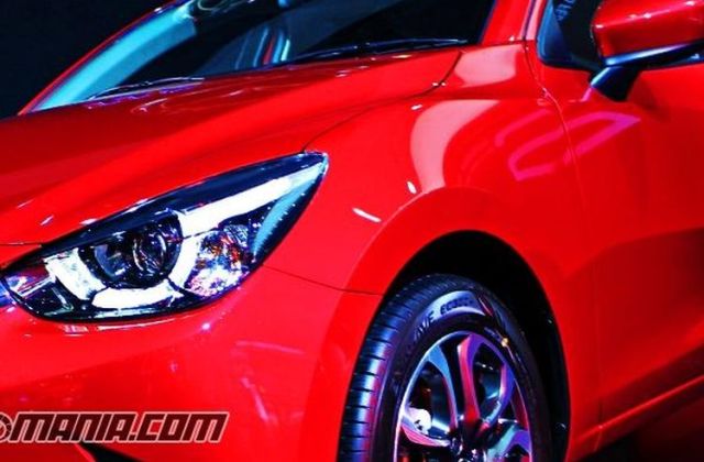 Perawatan Mobil Warna Merah
