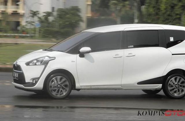 Kelebihan Toyota Sienta 2017
