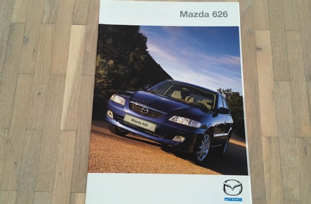 Mobil Mazda Tahun 2000
