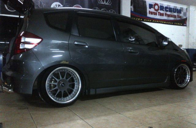 Modif Honda Jazz Ban Donat 