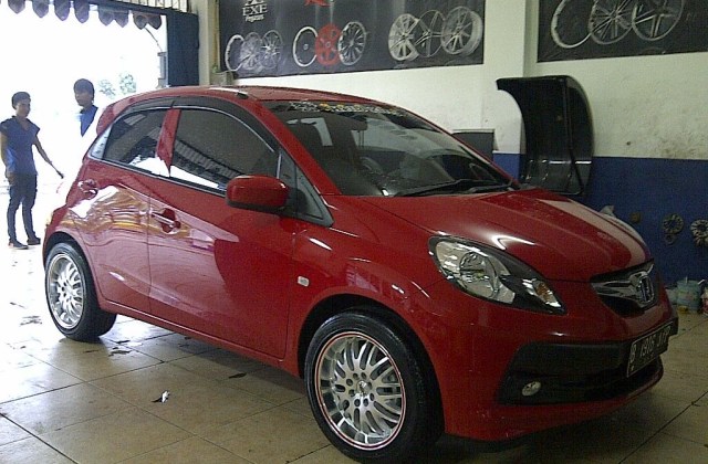 Honda Brio Modif Velg 