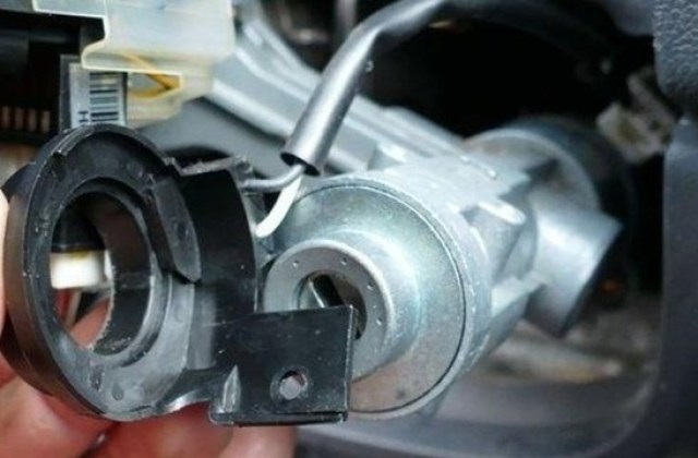 Cara Cek Dinamo Starter Mobil Rusak
