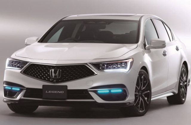 Mobil Honda Legend
