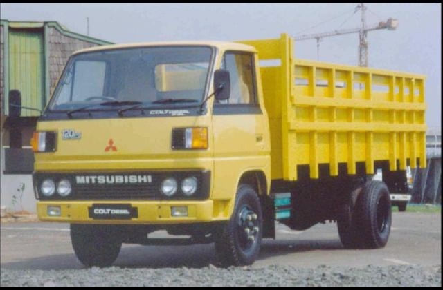 Hanbook Mitsubishi Colt Diesel 120 Dump Truck
