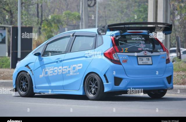 Modif Honda Jazz Racing 