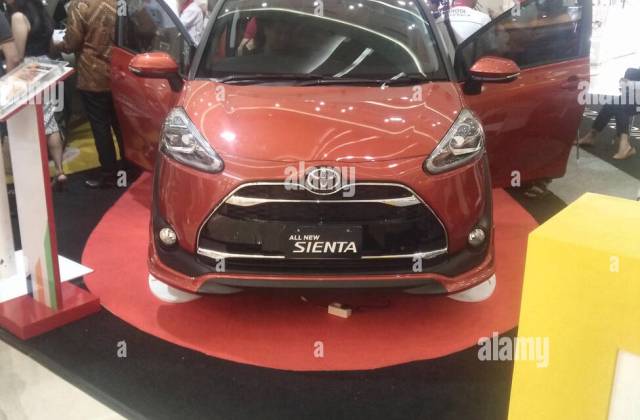 Toyota Sienta Surabaya
