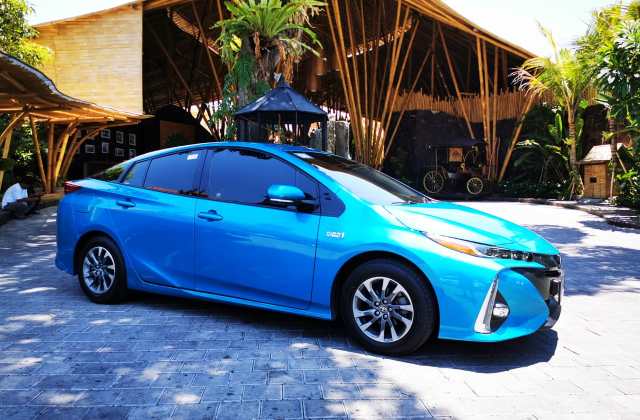 Spesifikasi Toyota Prius Phev
