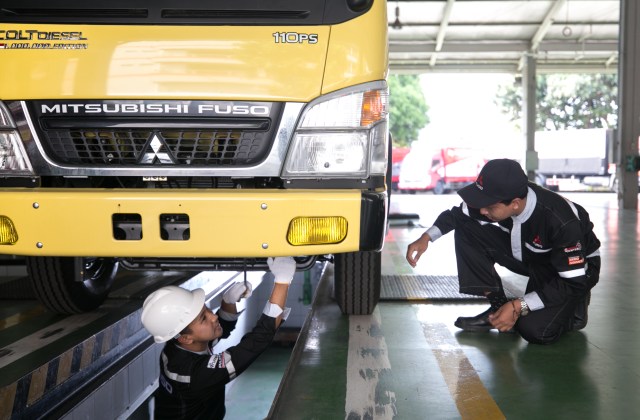 Spesifikasi Mitsubishi Canter 110 Ps 4 Ban
