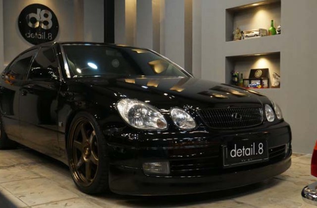 Perawatan Mobil Hitam
