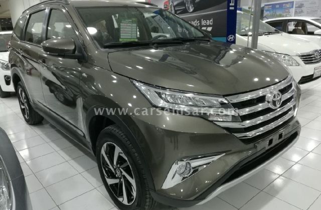 Toyota Rush Coklat
