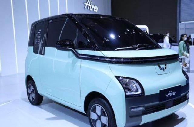 Mobil Wuling Listrik
