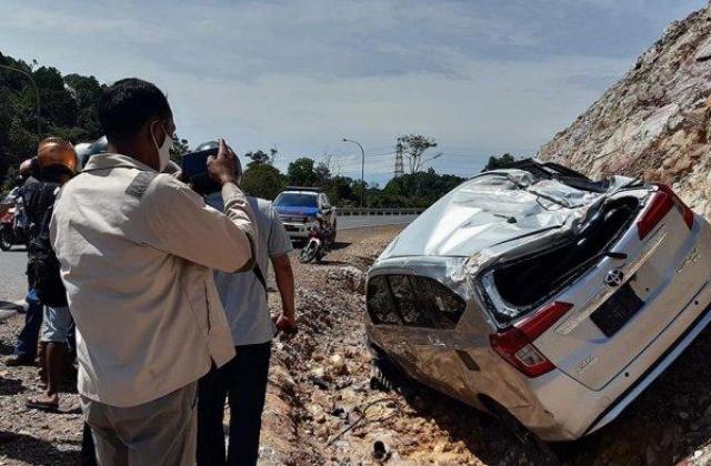 Toyota Calya Kecelakaan
