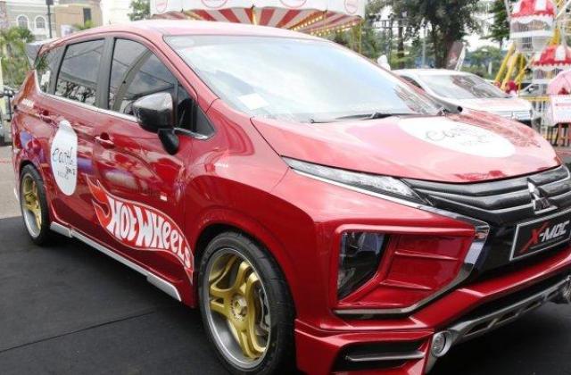 Modifikasi Mobil Merah
