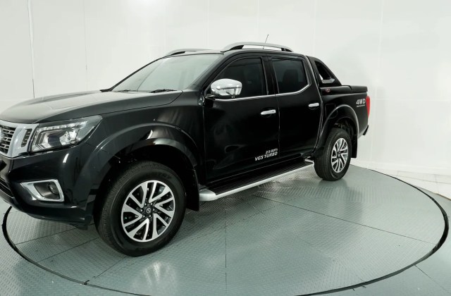 Jual Mobil Nissan Navara Bekas 