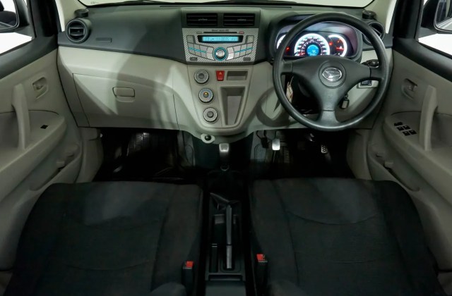 Spesifikasi Daihatsu Sirion 2013 Bekas 