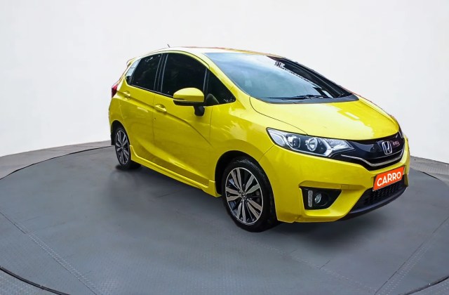 Mobil Honda Kuning
