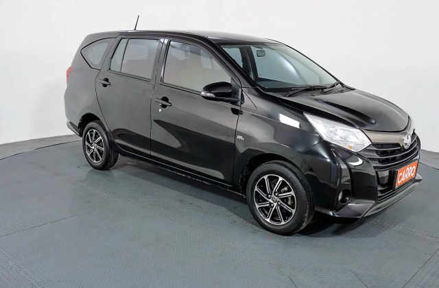 Toyota Calya Warna Hitam
