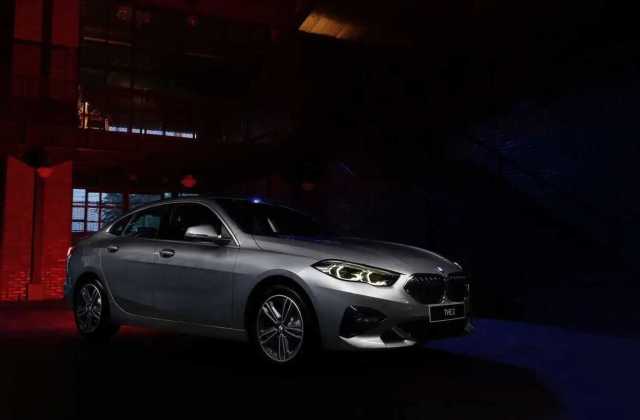 Sedan Penggerak Belakang Indonesia
