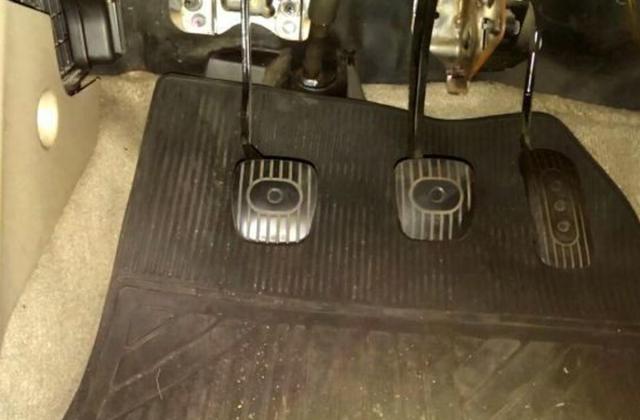 Pedal Kopling Terlalu Tinggi
