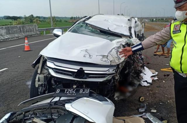 Kenapa Mobil Vanessa Angel Bisa Kecelakaan

