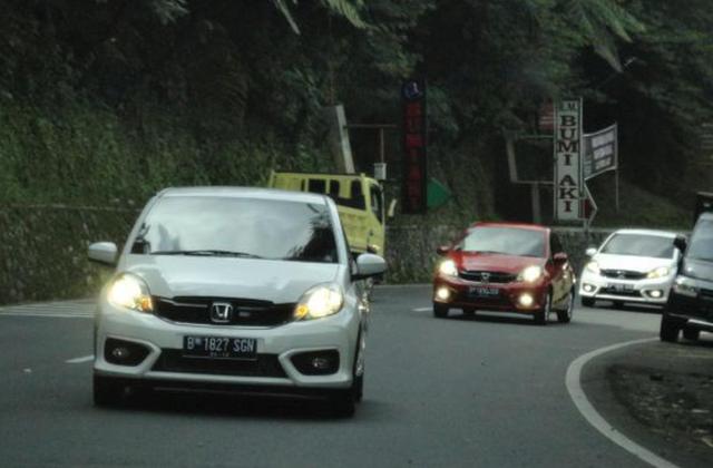 Kelebihan Honda Brio Satya 2014 