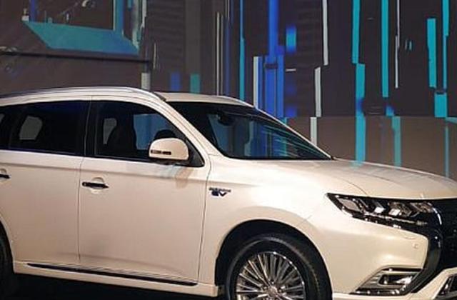 Perawatan Mitsubishi Outlander Mahal
