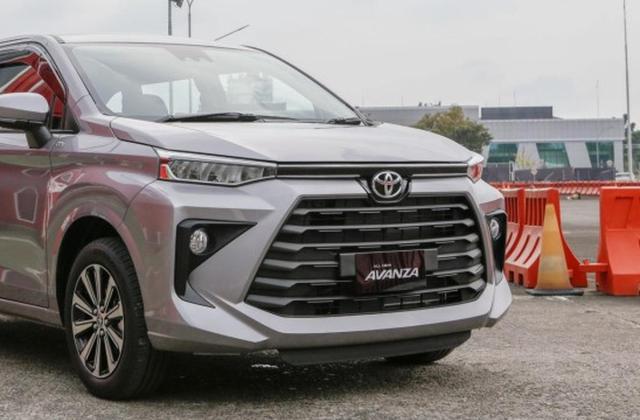 Harga Daihatsu Xenia Semua Tipe 