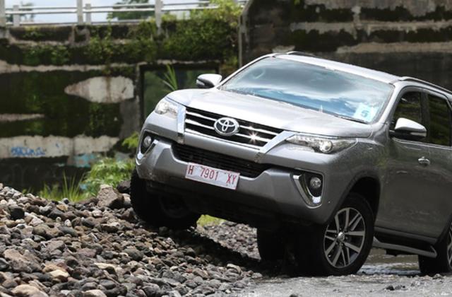 Transmisi Mobil Fortuner
