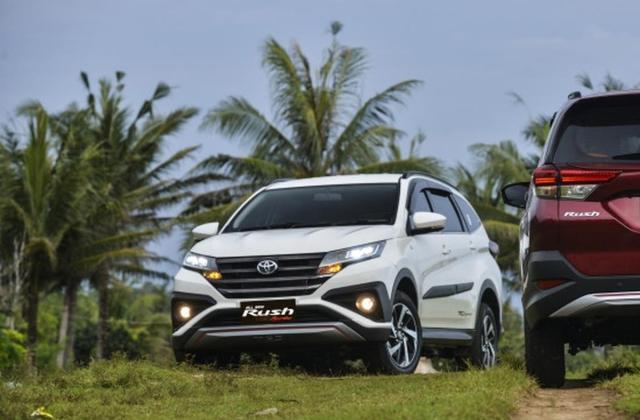 Toyota Rush Warna Putih
