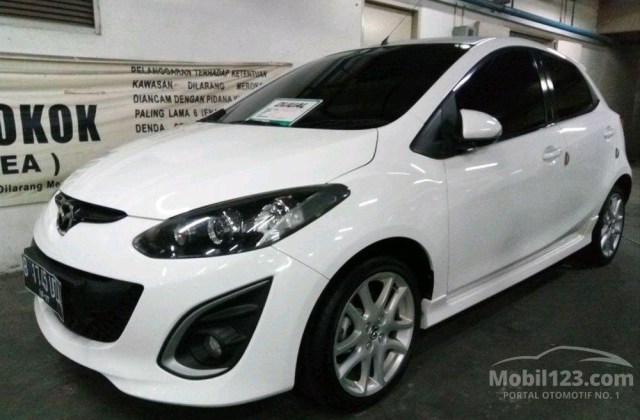 Variasi Mobil Mazda 2 Surabaya
