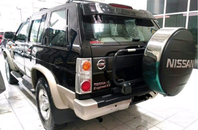 Harga Nissan Terrano Kingsroad 2004 