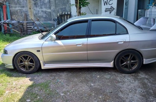 Lancer Evo 4 Hitam
