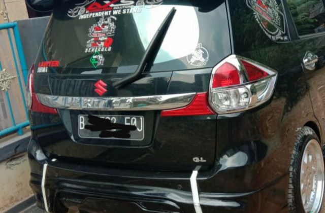 Modif Suzuki Ertiga Hitam
