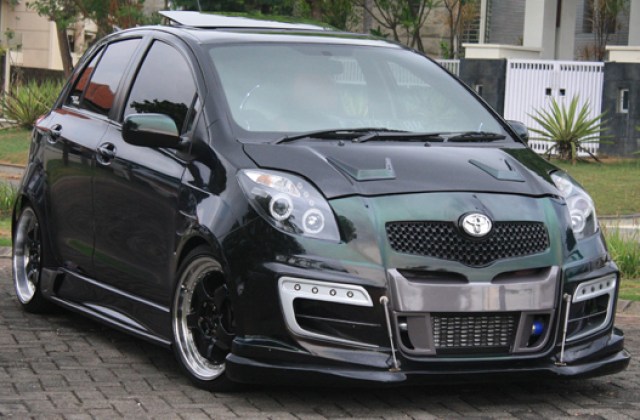 Modifikasi Mobil Yaris 2010
