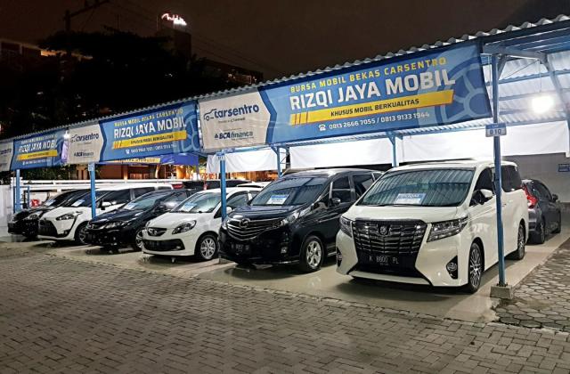 Mobil Mazda Di Layangan Putus
