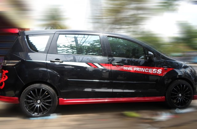 Modifikasi Suzuki Ertiga Stiker
