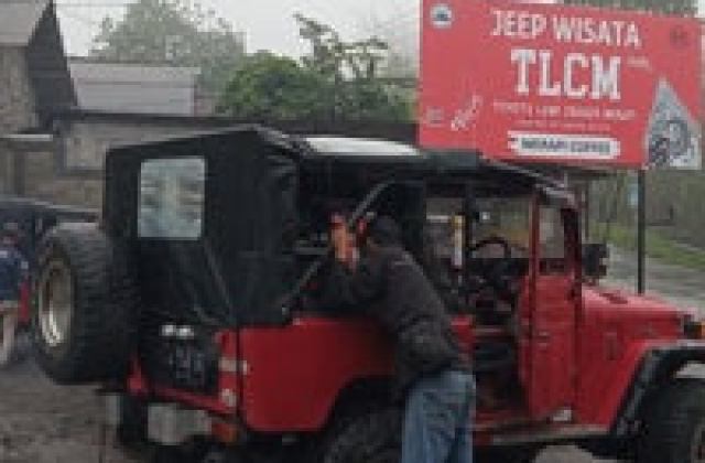 Toyota Land Cruiser Merapi
