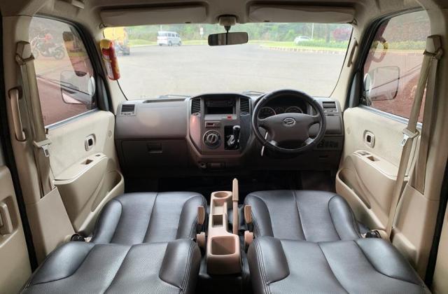 Interior Daihatsu Luxio Manual 