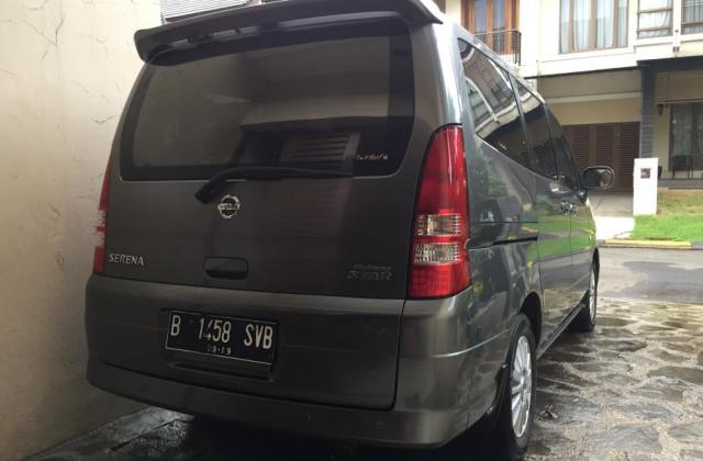 Dijual Mobil Nissan Serena Bekas 